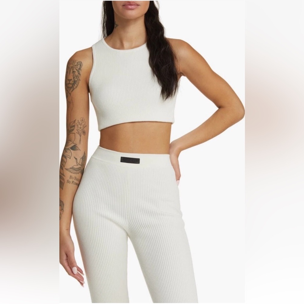 New Fear of gods Essentials Off-white Patch cropped Tank Top Sz M MSRP:$98